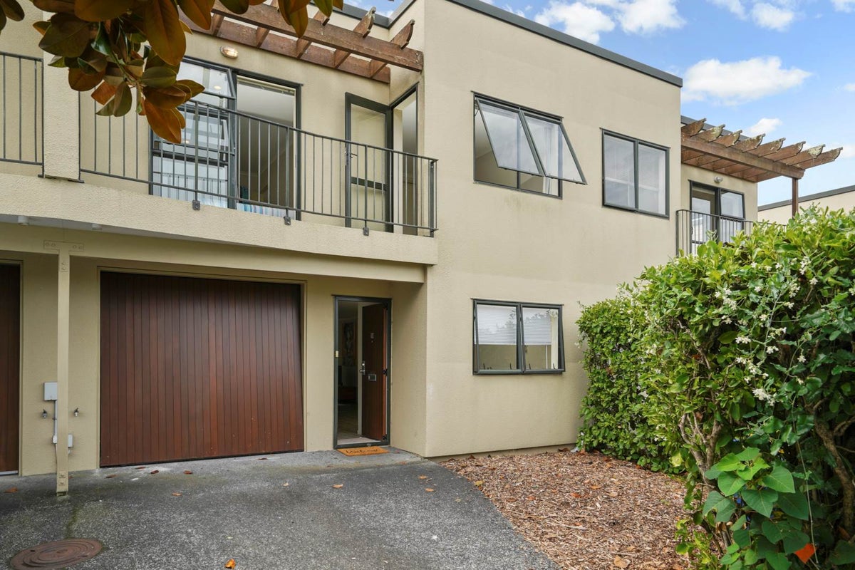 19 Gunner Drive, Te Atatu Peninsula, Auckland - Carousel 1