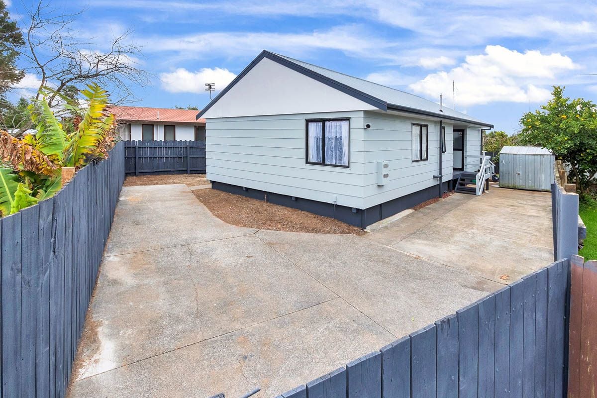 2/12 Cameron Place, Ranui, Auckland - Carousel 1