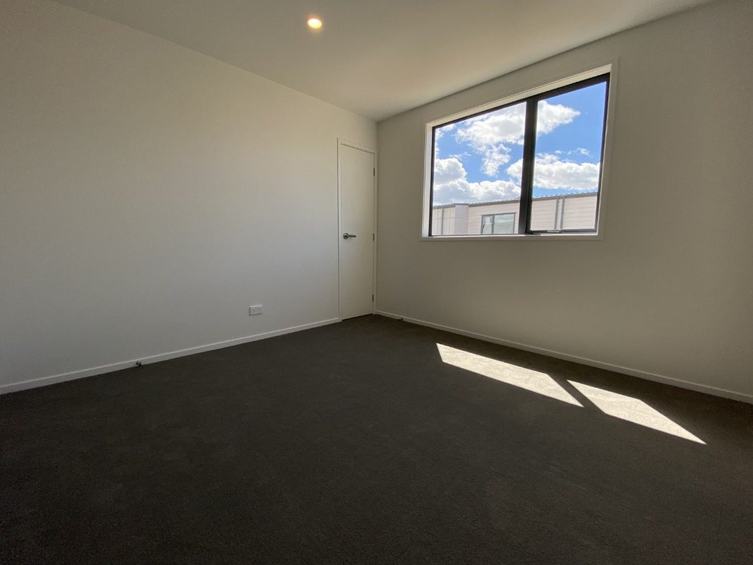49 Clay Works Lane, New Lynn, Auckland - Carousel 9