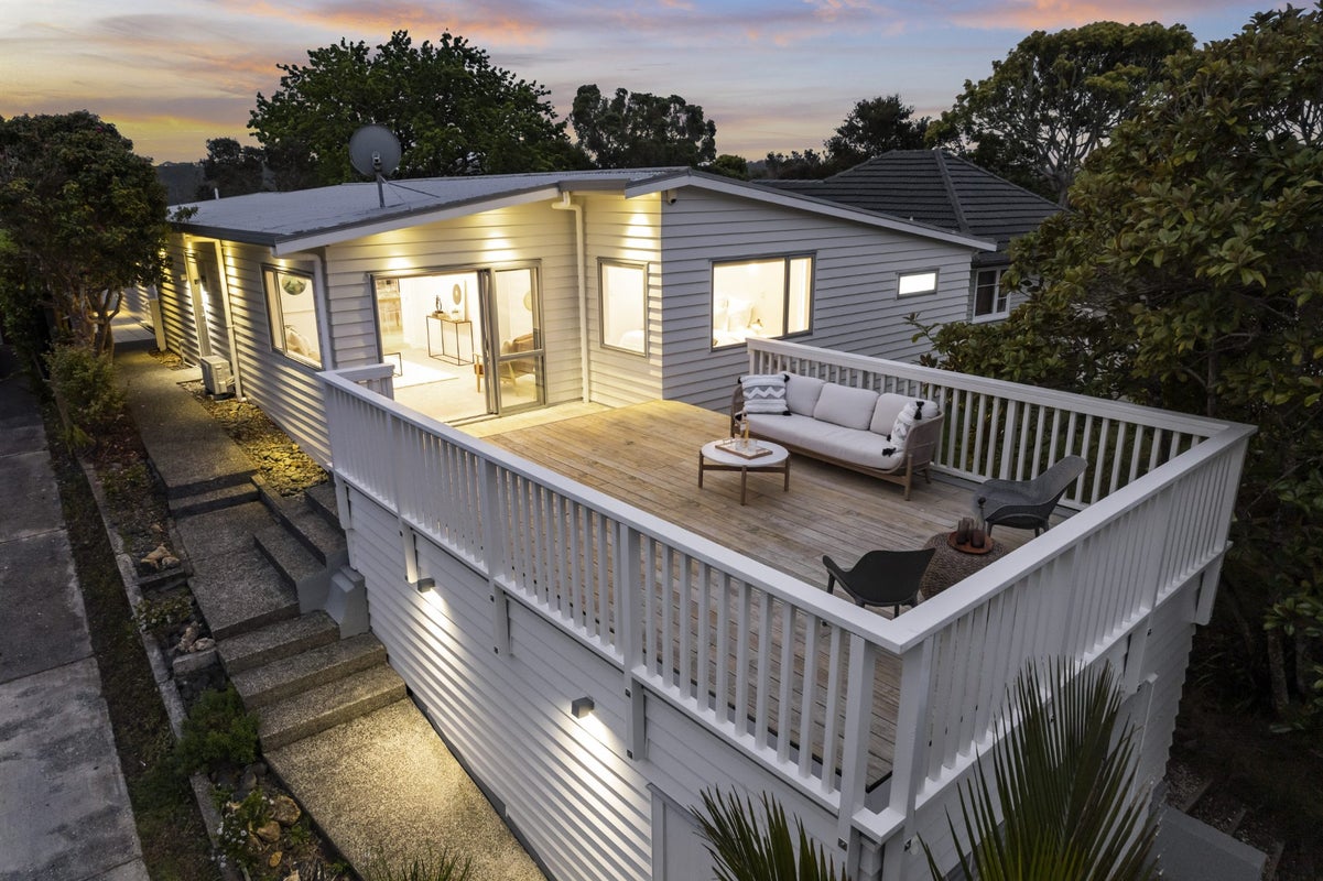 19 Neptune Avenue, Beach Haven, Auckland - Carousel 1