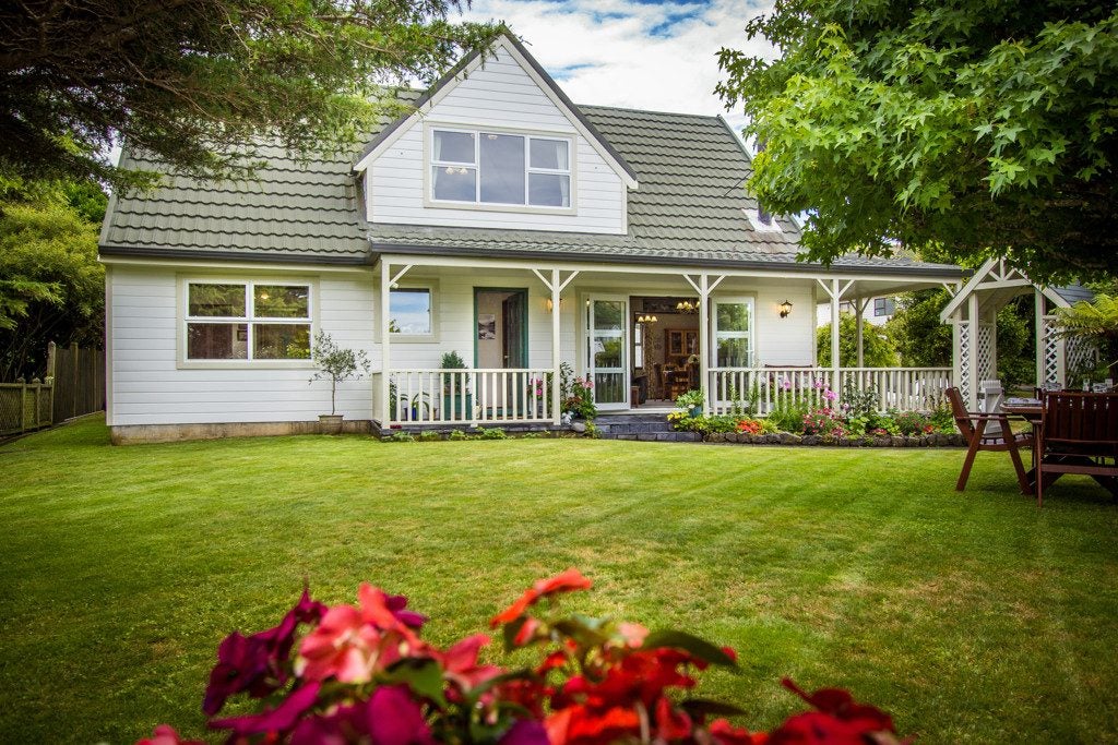10 Wantwood Grove, Churton Park, Wellington - Carousel 2
