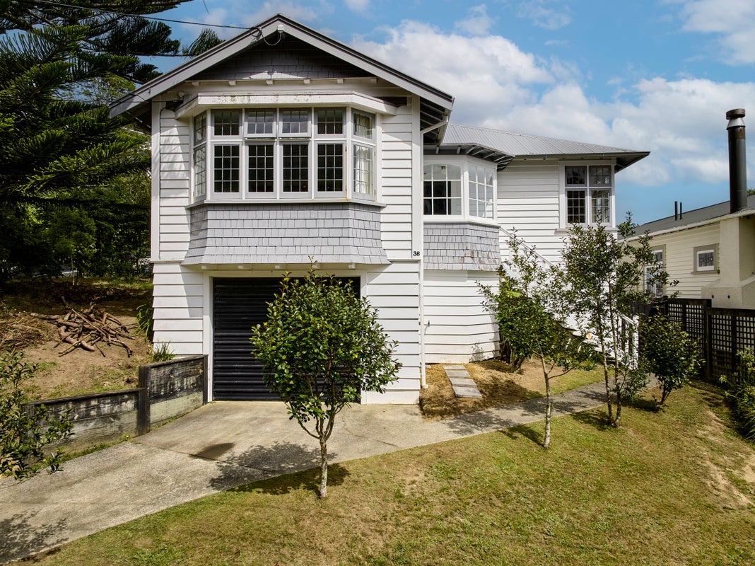 38 Burrows Avenue, Karori, Wellington - Carousel 1