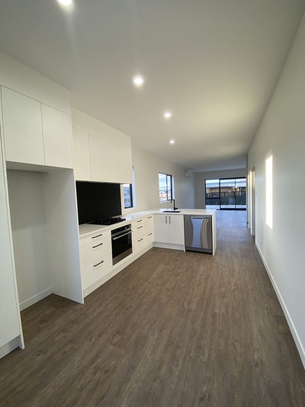 14 Pukanui Avenue, Totara Park, Auckland - Carousel 2