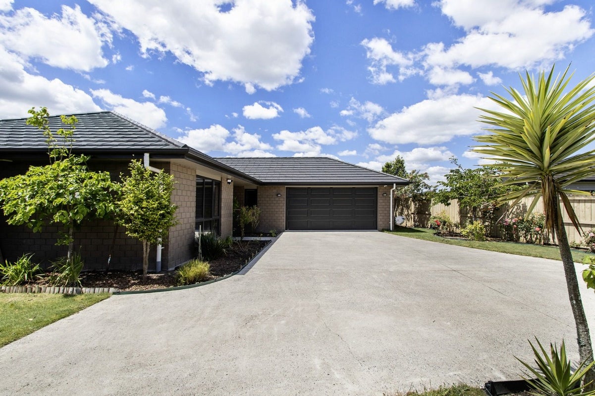 10 Welwyn Place, Rototuna North, Hamilton - Carousel 2
