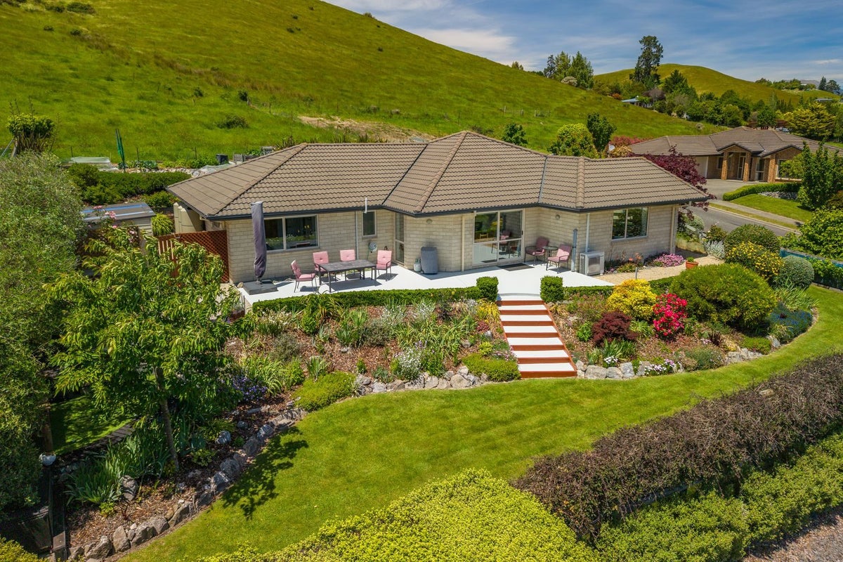 19 O'Shea Place, Wakefield - Carousel 1