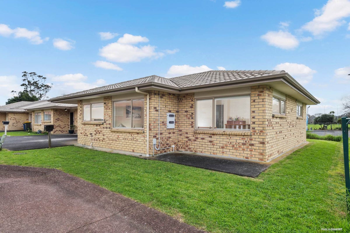 27 Carlas Way, Ranui, Auckland - Carousel 1