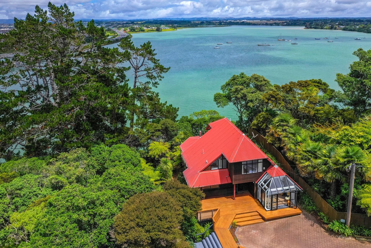25 Austin Road, Greenhithe, Auckland - Carousel 21
