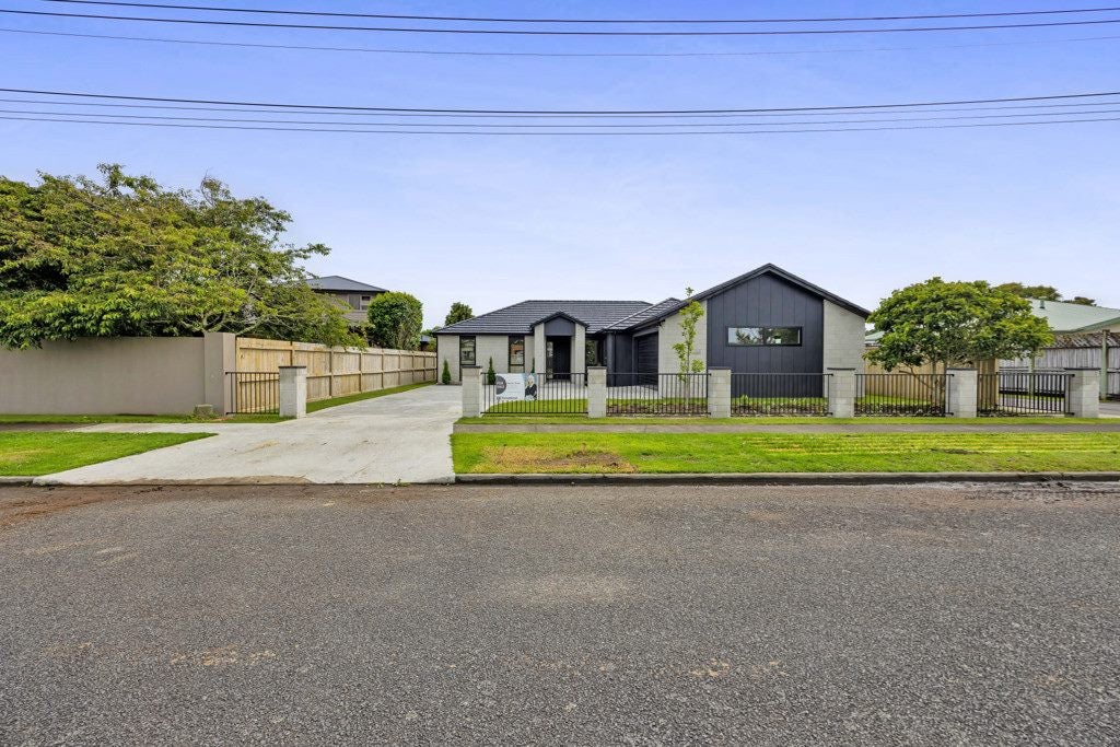 10 Egmont Street, Normanby, Hawera - Carousel 35