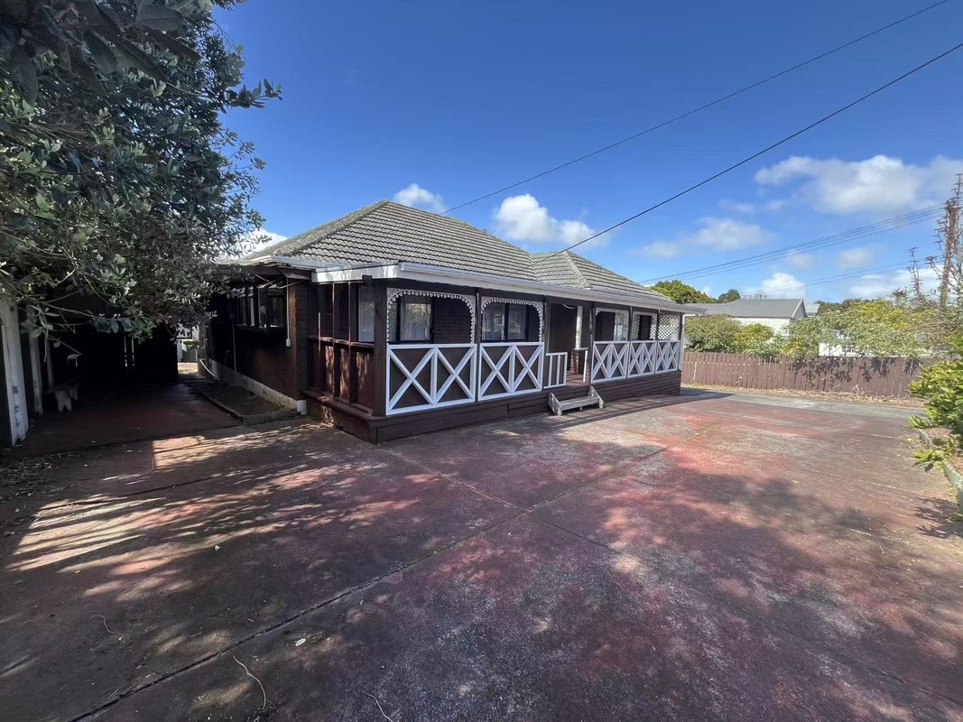 56 Willerton Avenue, New Lynn, Auckland - Carousel 1