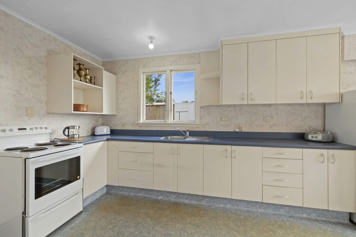 10 Alberta Road, Glen Avon, New Plymouth - Carousel 2