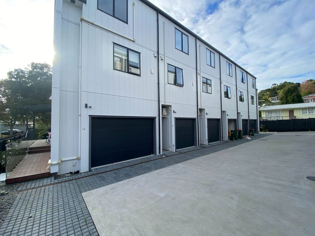 7A Agincourt Street, Glenfield, Auckland - Carousel 1