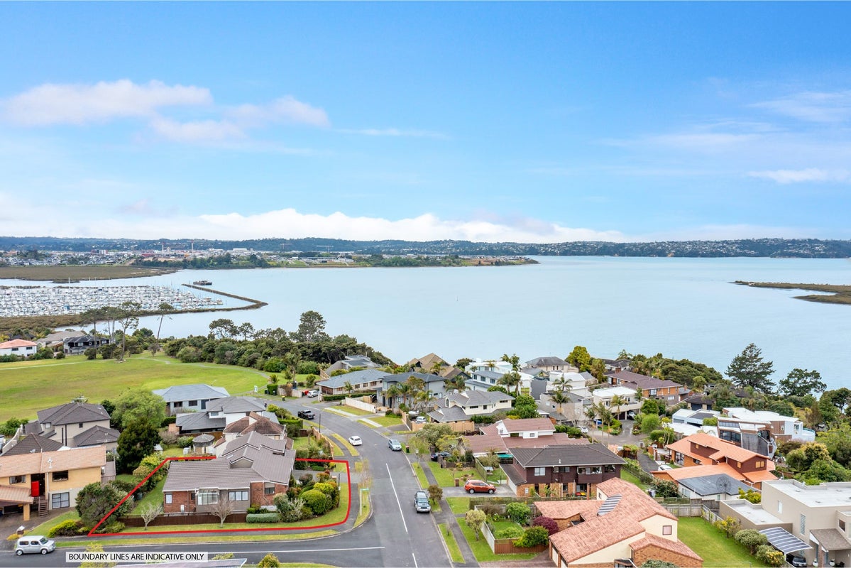 16 Renoir Street, West Harbour, Auckland - Carousel 2