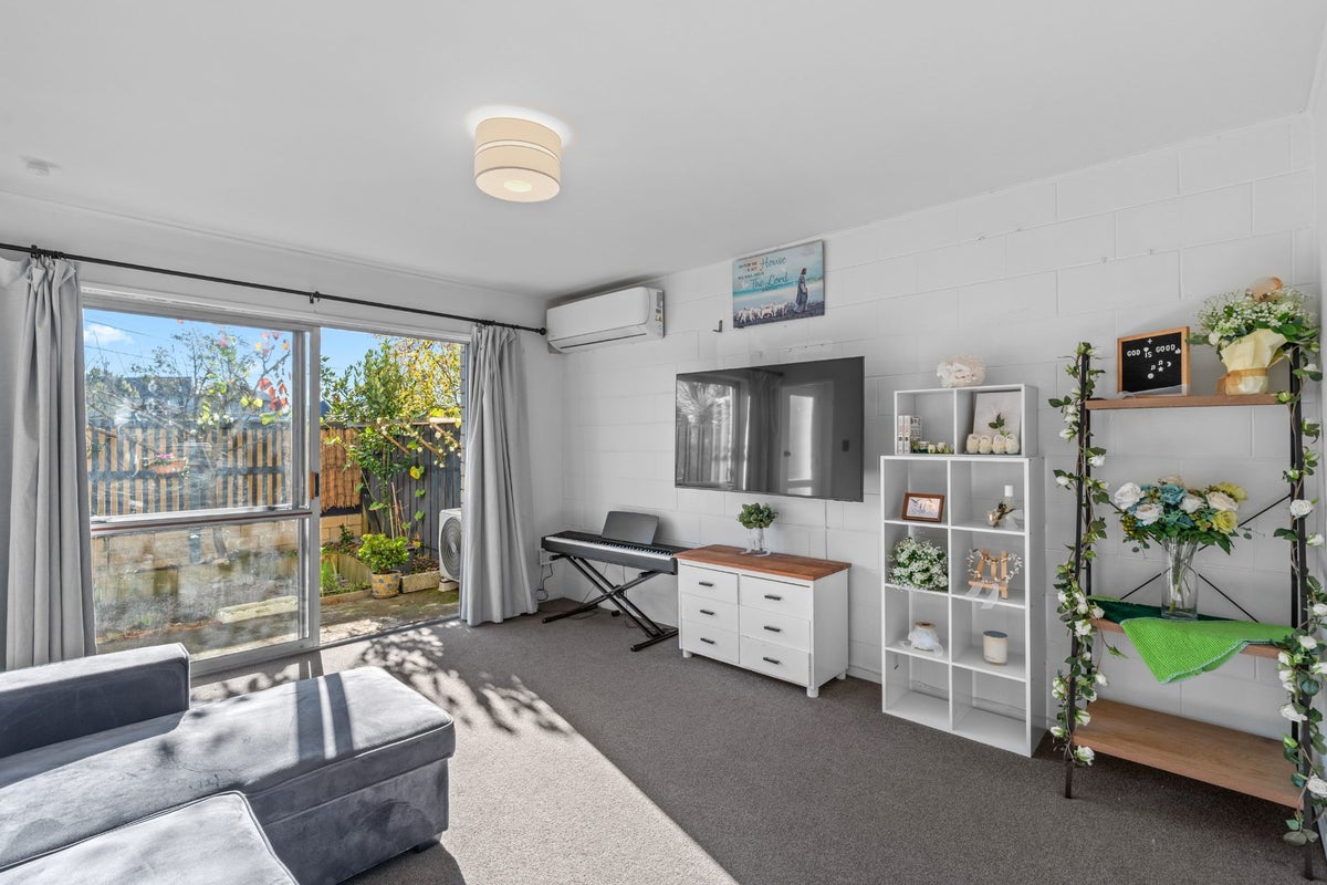 4/14 Church Square, Addington, Christchurch - Carousel 2