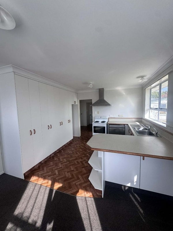 21 Island View Road, Western Heights, Rotorua - Carousel 2
