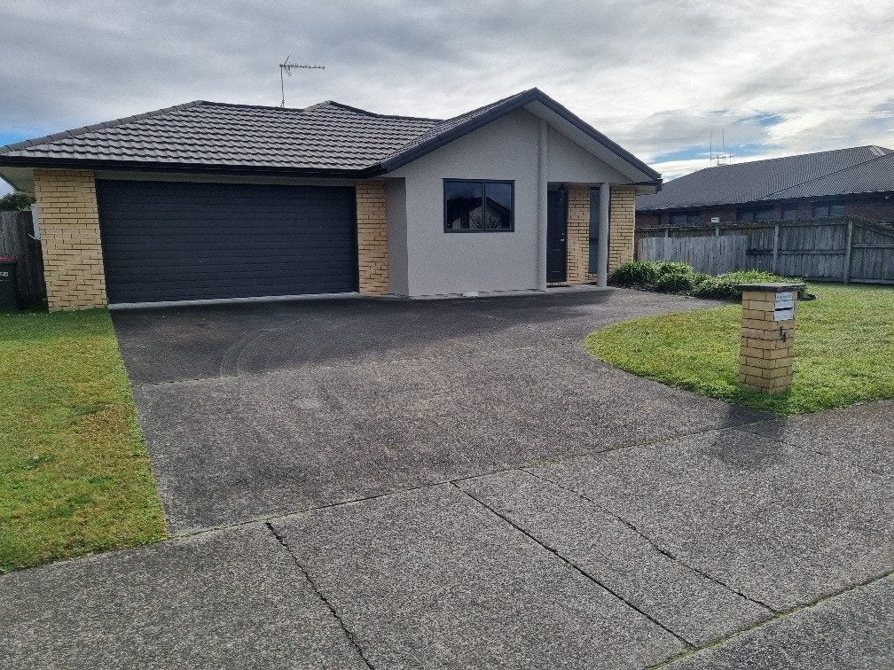 14 Magellan Rise, Flagstaff, Hamilton - Carousel 1