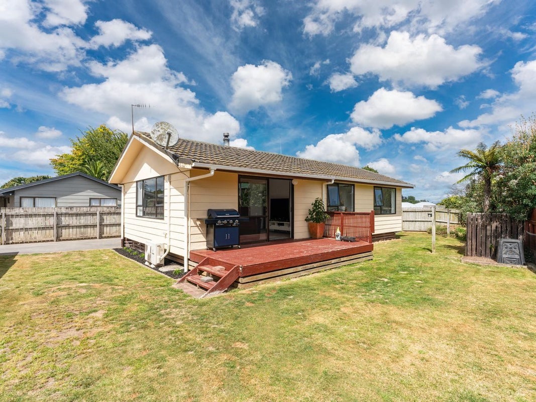 2/19 Arthur Crescent, Hilltop, Taupo - Carousel 2