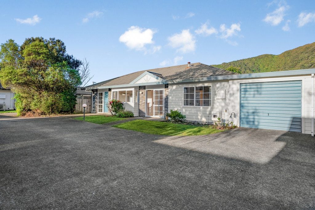 11/169 Whites Line East, Waiwhetu, Lower Hutt - Carousel 1