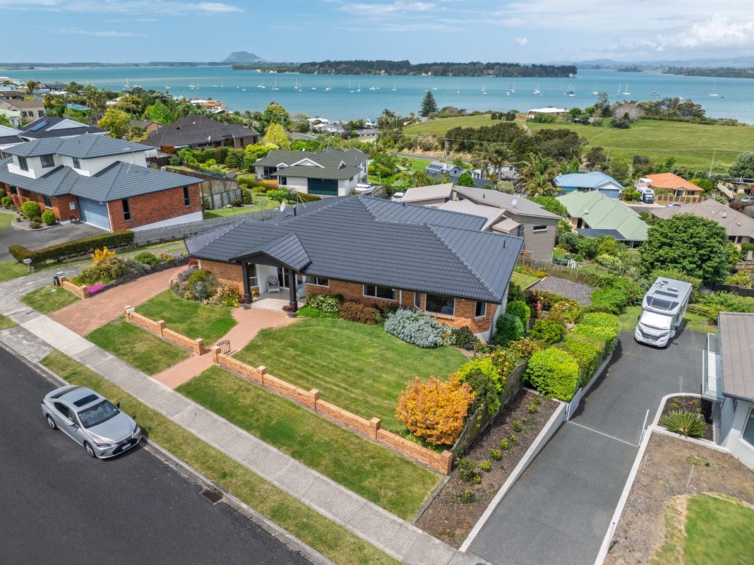 53 Hamurana Road, Omokoroa, Omokoroa - Carousel 1
