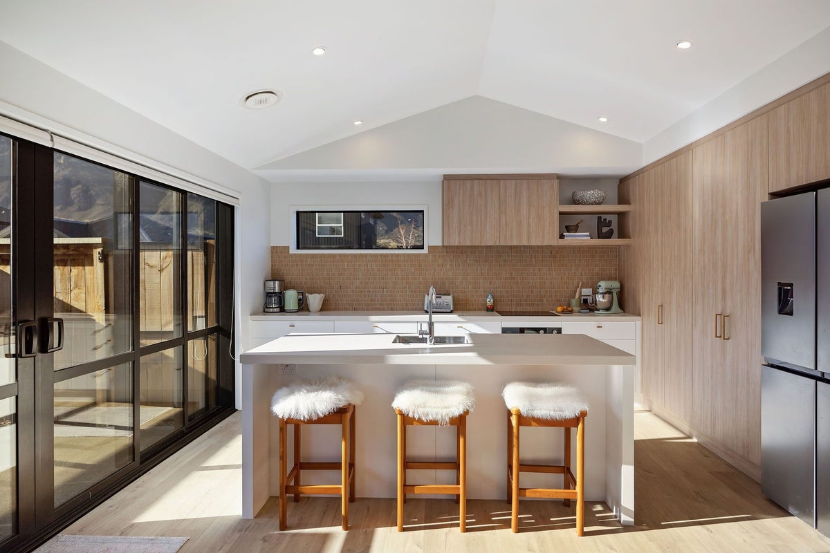 6 Lincoln Road, Jacks Point, Queenstown - Carousel 1
