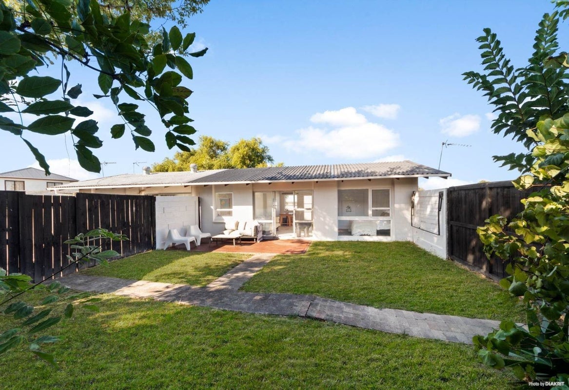 1/37 Oriana Avenue, Lynfield, Auckland - Carousel 2