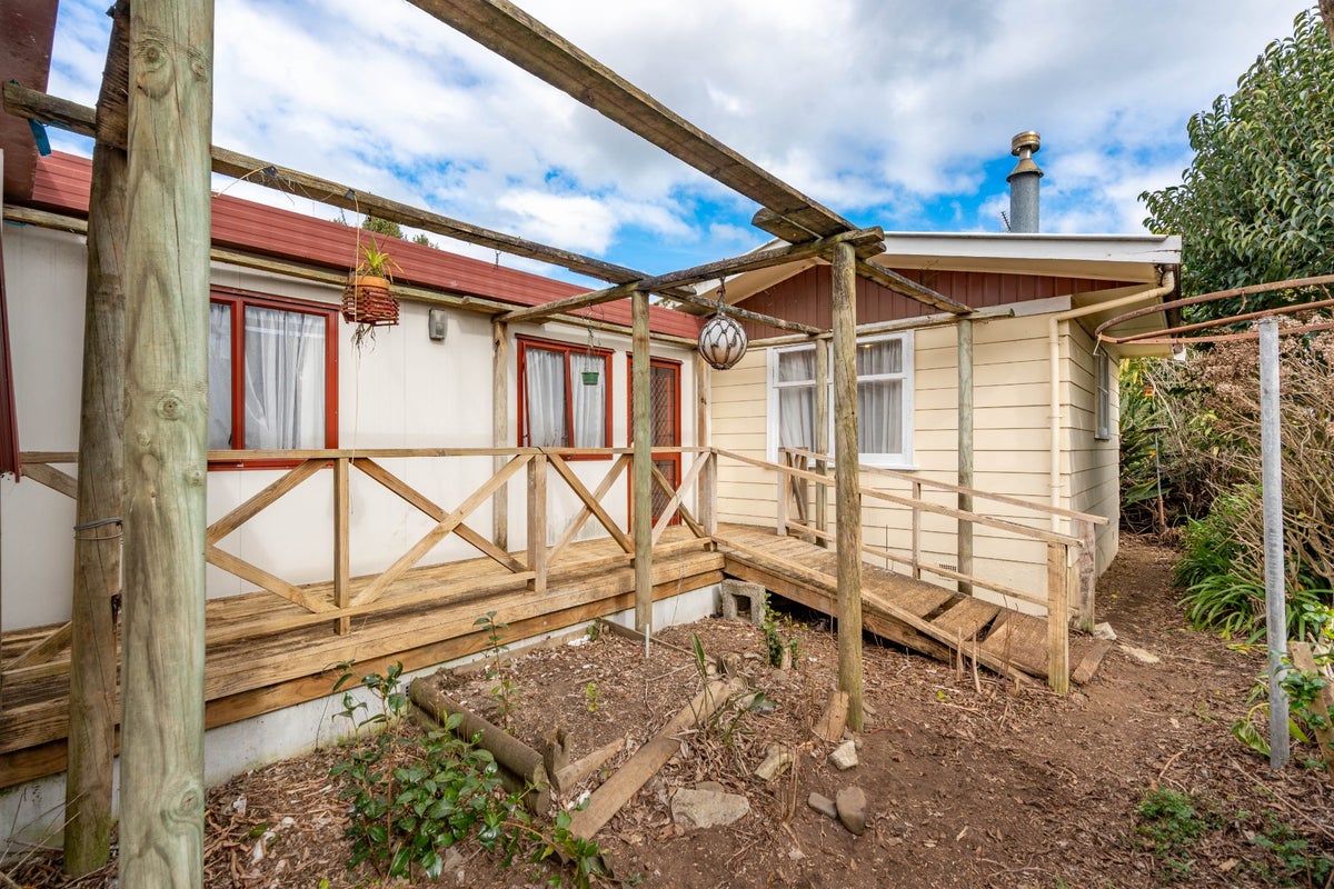 19 Vernall Street, Nawton, Hamilton - Carousel 33