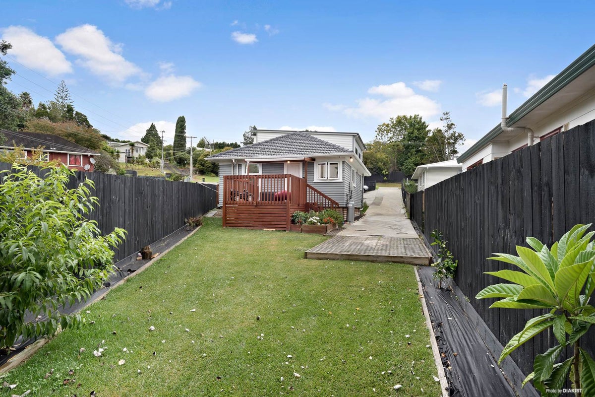 17D Seymour Road, Sunnyvale, Auckland - Carousel 2