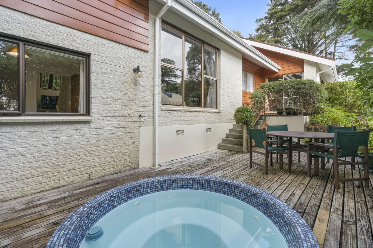 10B Birch Grove, Pinehaven, Upper Hutt - Carousel 20
