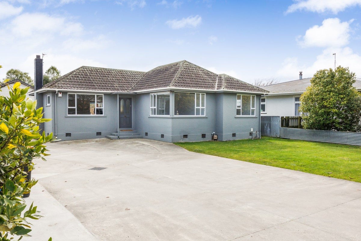 345 Tremaine Avenue, Takaro, Palmerston North, Manawatu / Whanganui - Carousel 1