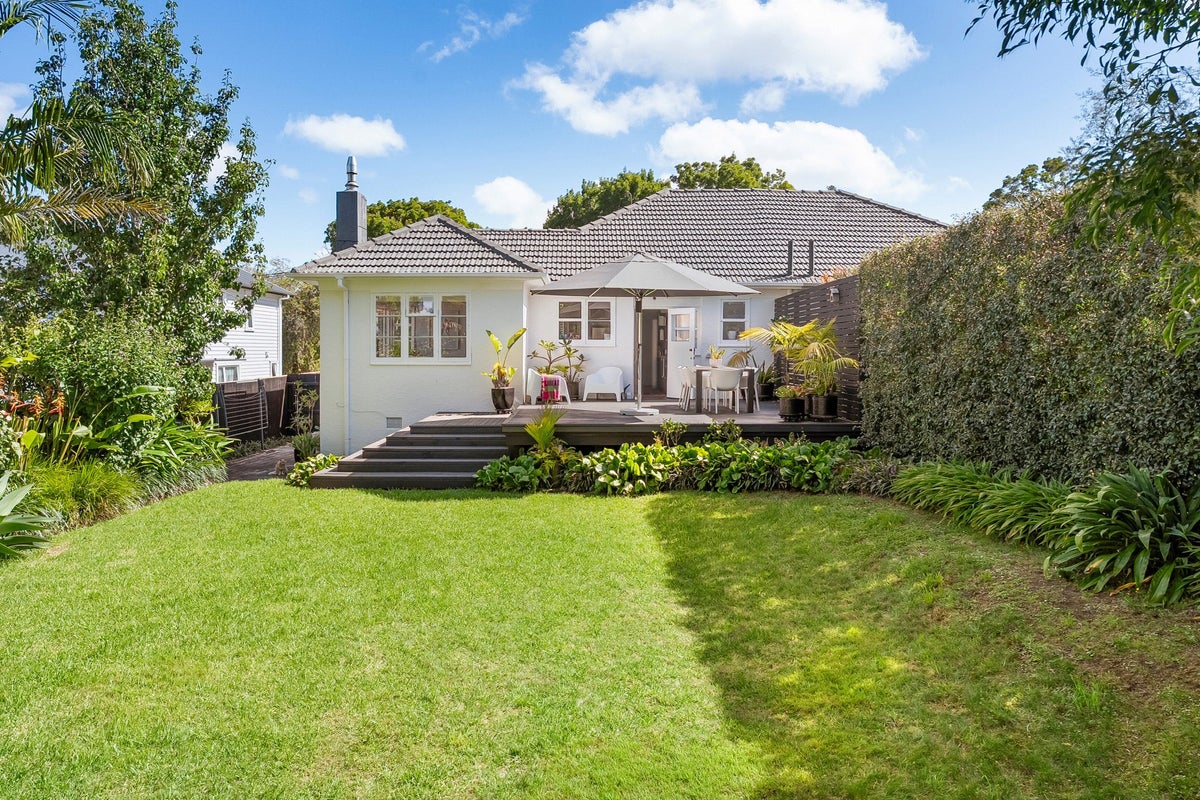 24 Massey Avenue, Greenlane, Auckland - Carousel 1