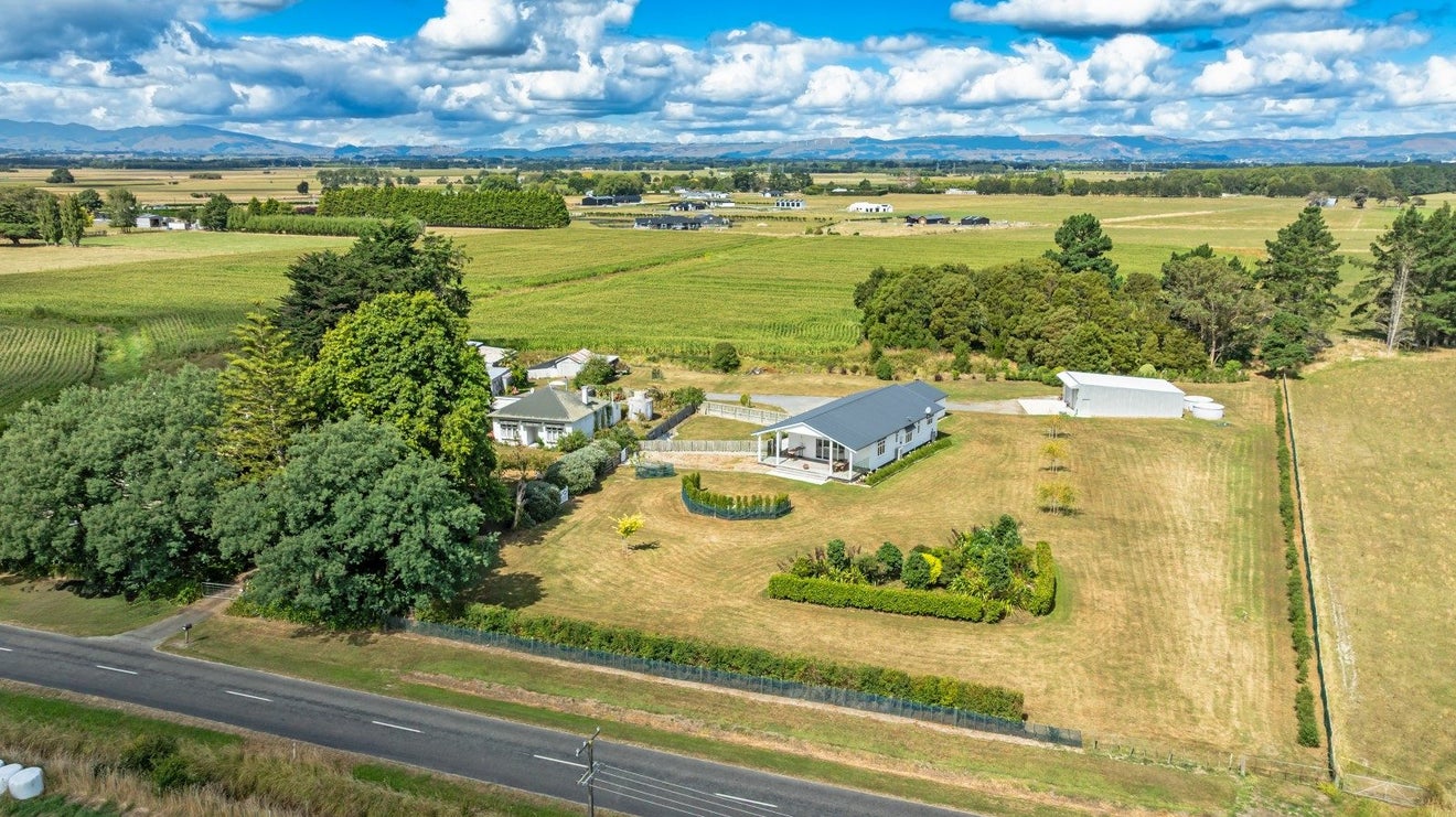 150 Hansens Line, Newbury, Palmerston North - Carousel 22