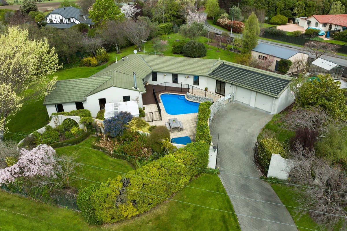 1 Glenhill Drive, Witherlea, Blenheim - Carousel 1