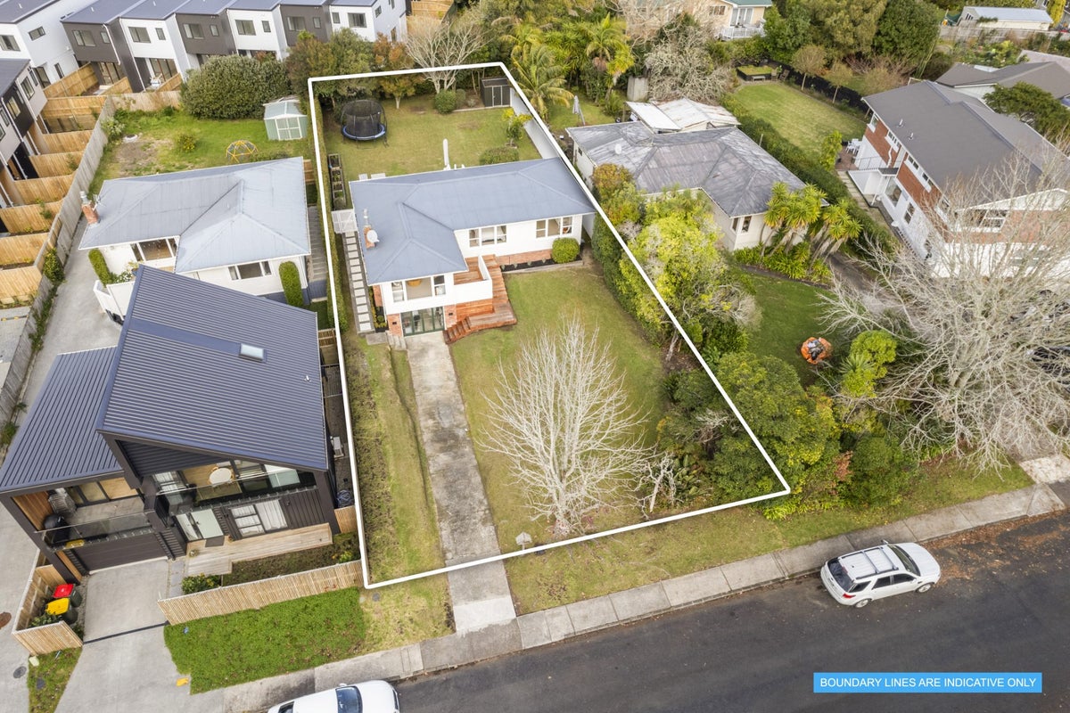 31 Renata Crescent, Te Atatu Peninsula, Auckland - Carousel 1