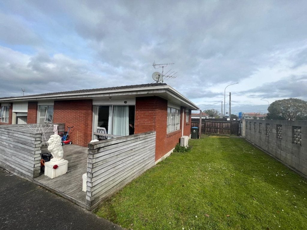 1/1580 Great North Road, Waterview, Auckland - Carousel 1
