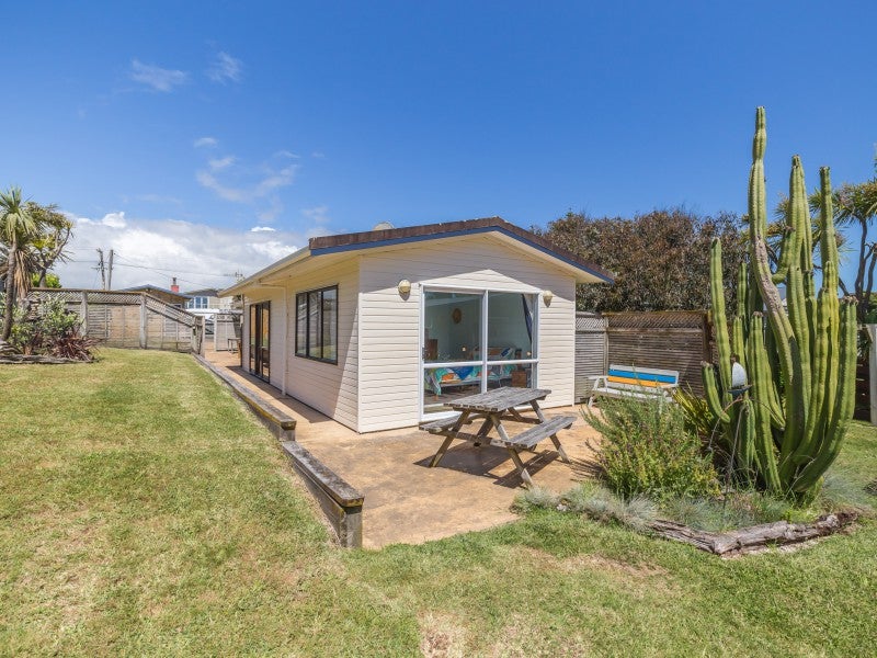 53 Park Avenue, Waitarere Beach, Levin - Carousel 19