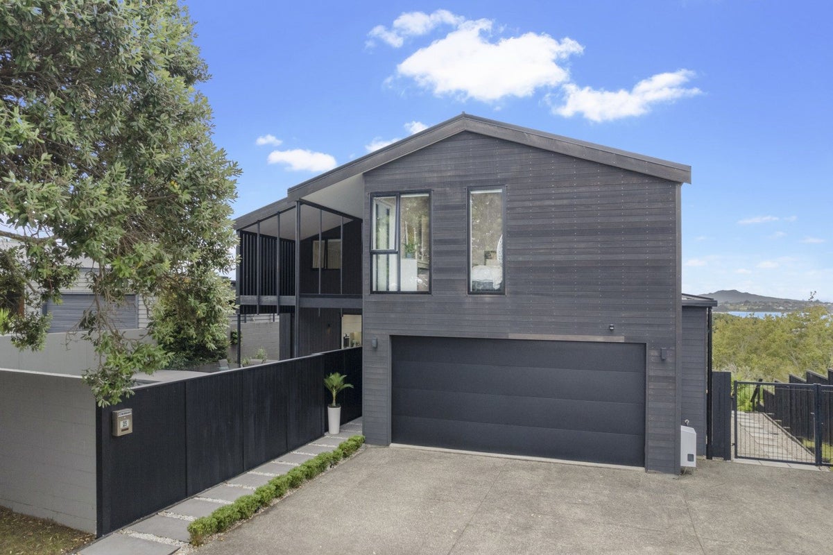 25 Waimana Avenue, Northcote Point, Auckland - Carousel 2