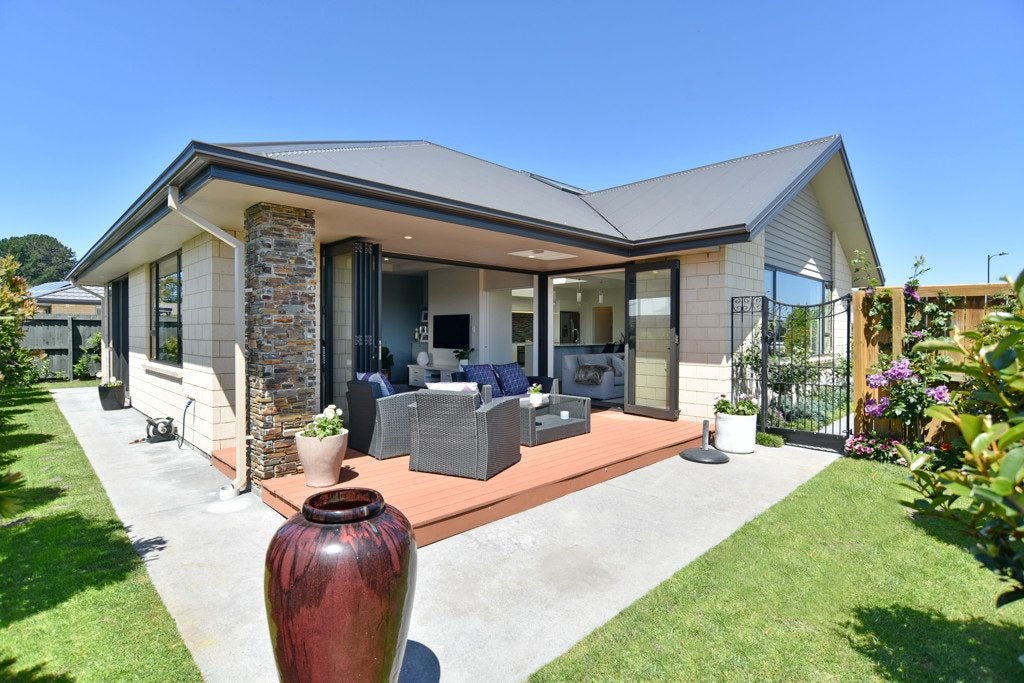 4 Polish Settlers Place, Marshland, Christchurch - Carousel 1