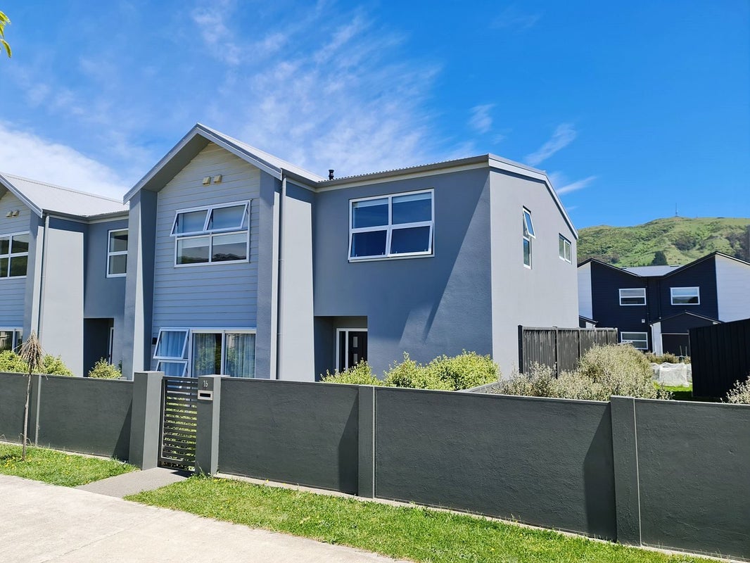 16 Bluff Road, Kenepuru, Porirua - Carousel 25