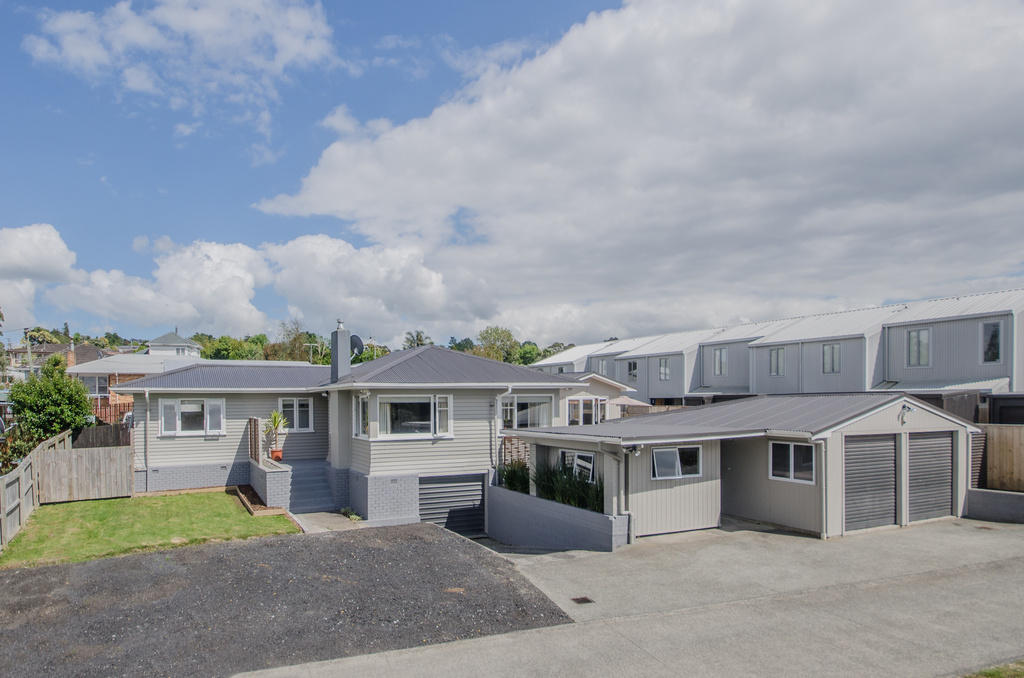 84A Triangle Road, Massey, Auckland - Carousel 1