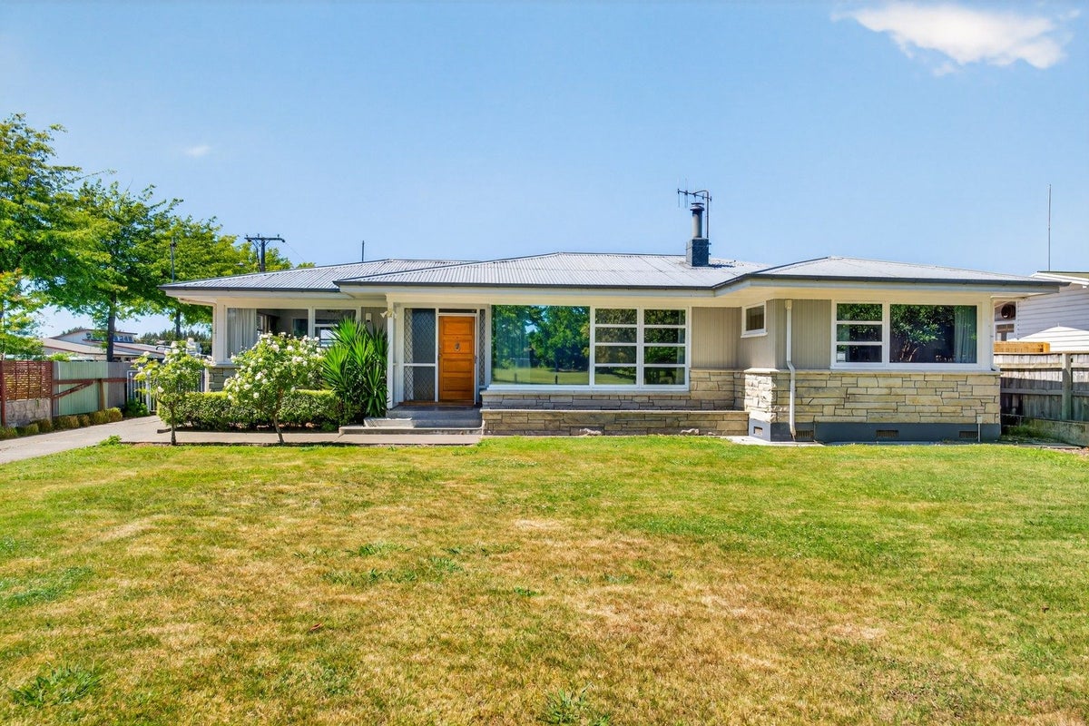 803 Windsor Avenue, Parkvale, Hastings - Carousel 1