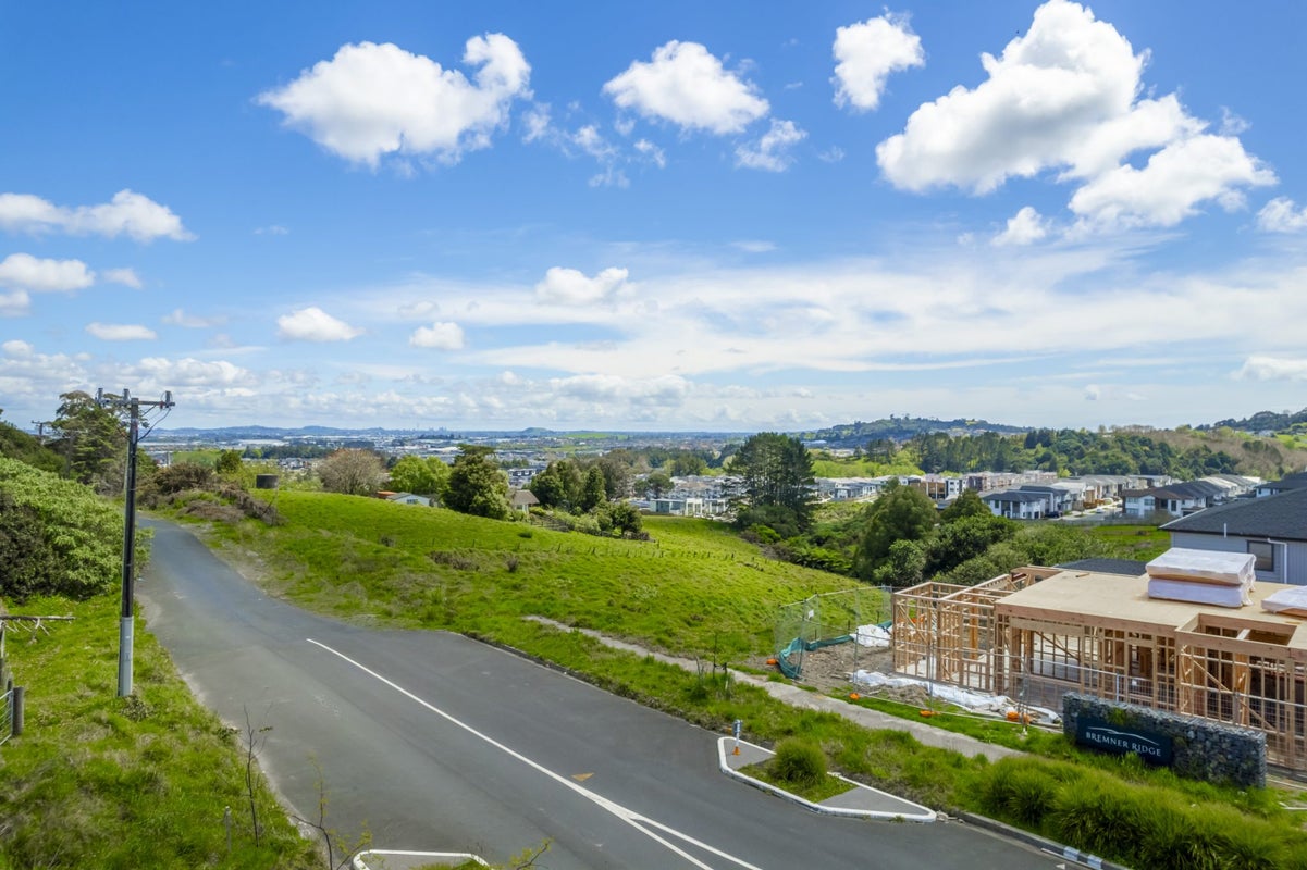 97 Longhorn Drive, Flat Bush, Auckland - Carousel 6