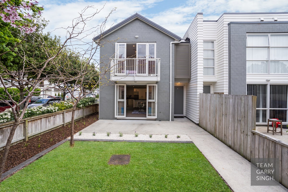63 Phar Lap Crescent, Takanini, Auckland - Carousel 2