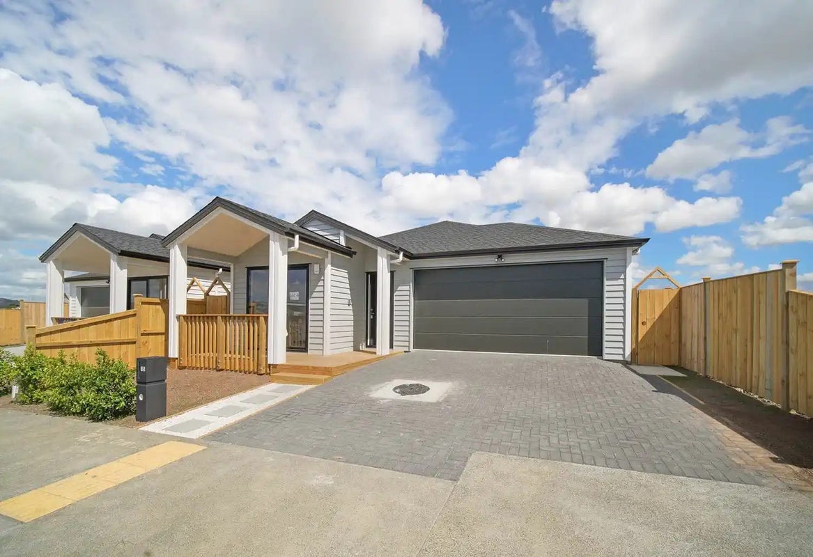 15 Kaapehu Street, Karaka, Papakura - Carousel 1