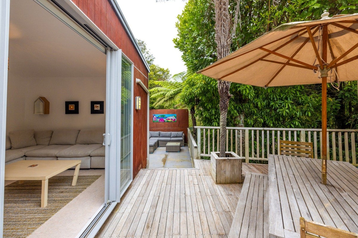 26A Frank Street, Oneroa, Waiheke Island - Carousel 1