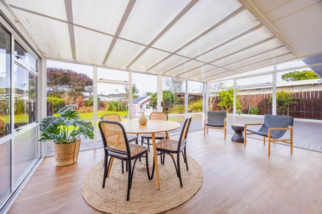 8 Crichton Place, Taradale, Napier, Hawke's Bay - Carousel 2