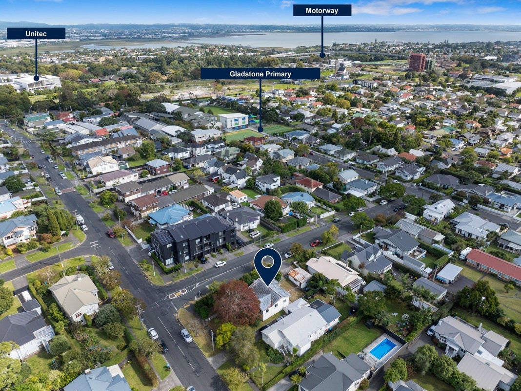 36 Seaview Terrace, Mount Albert, Auckland - Carousel 1