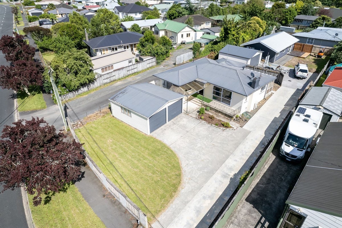 27 Bruce Avenue, Glenview, Hamilton - Carousel 17