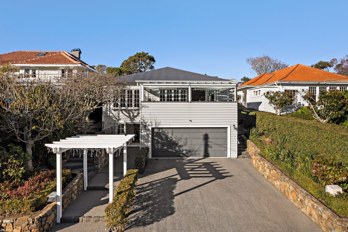 27 Friend Street, Karori, Wellington - Carousel 1
