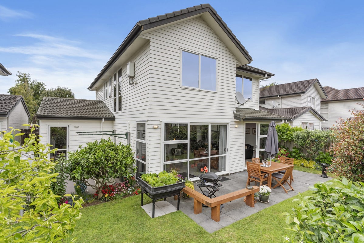 15 Zabeel Crescent, Takanini, Auckland - Carousel 1