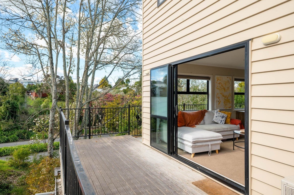 4/3 Manning Street, Hamilton Central, Hamilton - Carousel 2