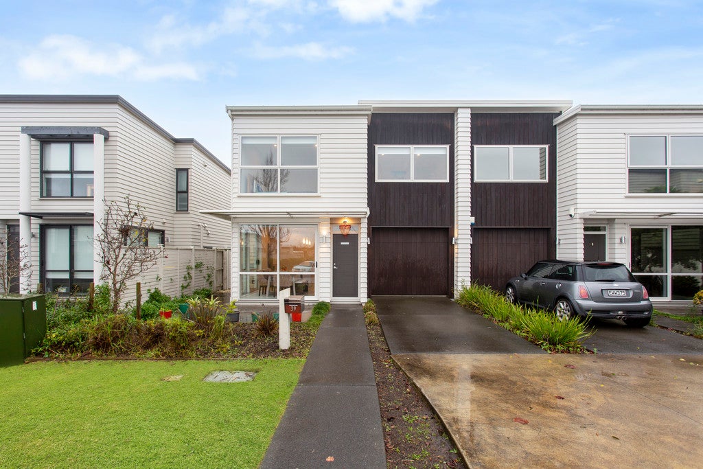 39 Costa Viva Crescent, Karaka, Papakura - Carousel 1